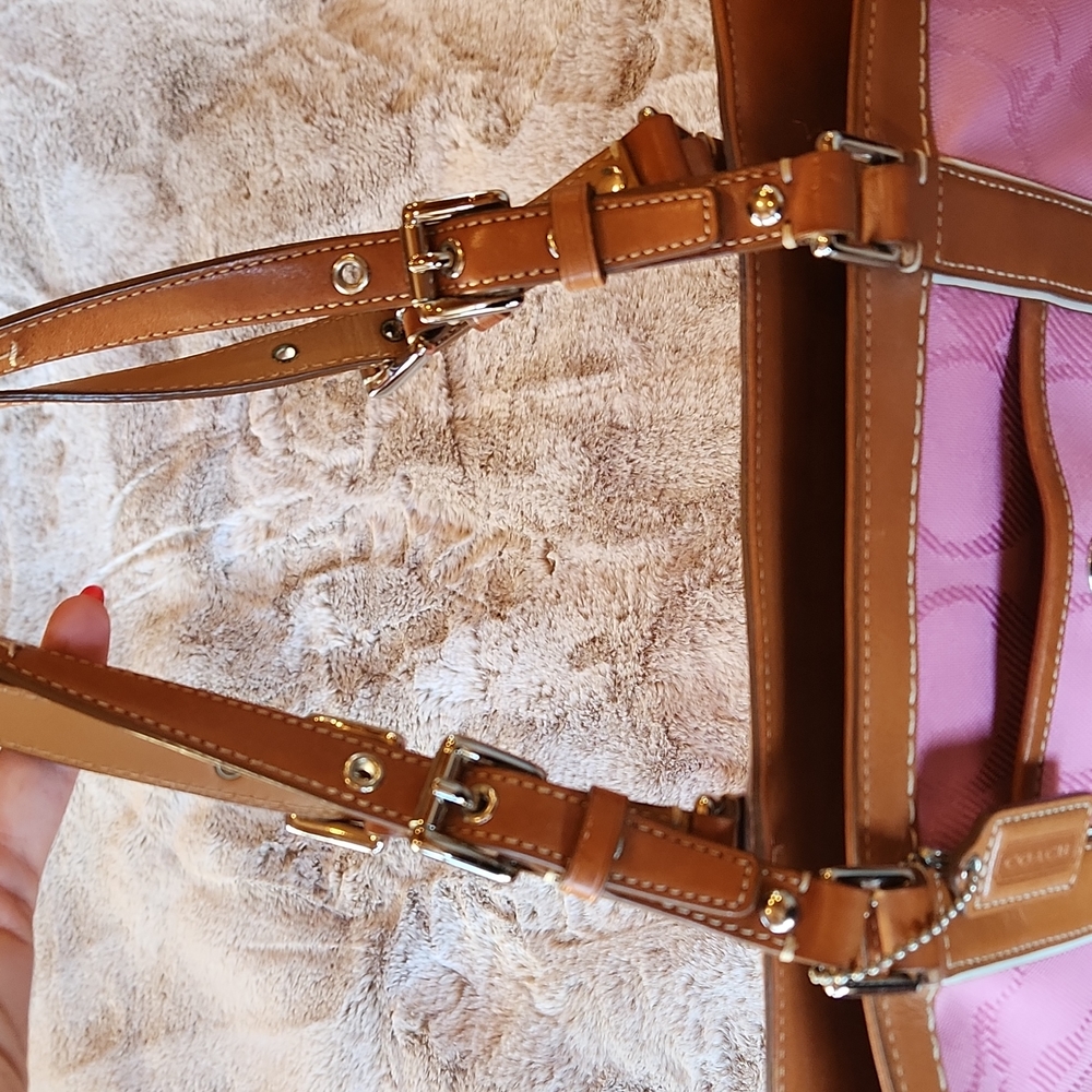 Coach Tote - Picture 5 of 7